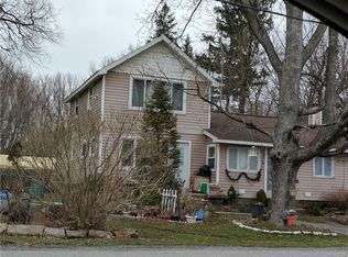 11470 Stage Rd, Akron, NY 14001