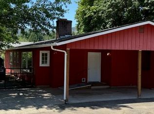 236 S Caves Ave, Cave Junction, OR 97523