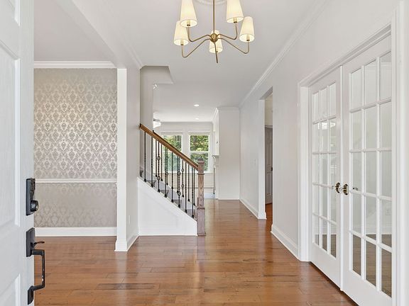 4th image of 7165 Triple Crown Ln