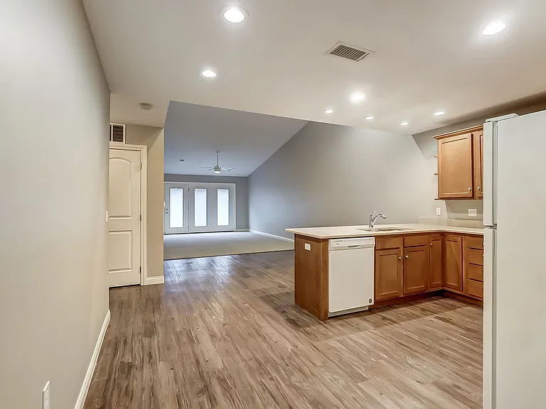 7080 Triumph Ln #9 — Photo 25