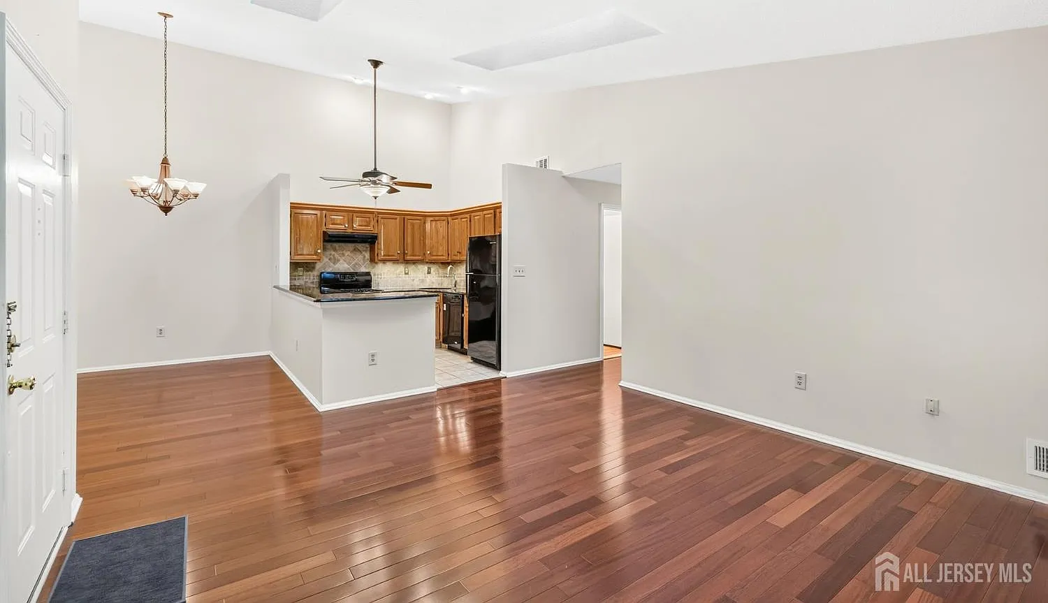 2 bed, 2.0 bath, 1113 sqft, $2,800 — Photo 4