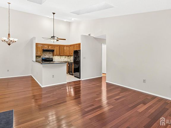 4th image of 4006 Crawford Ct