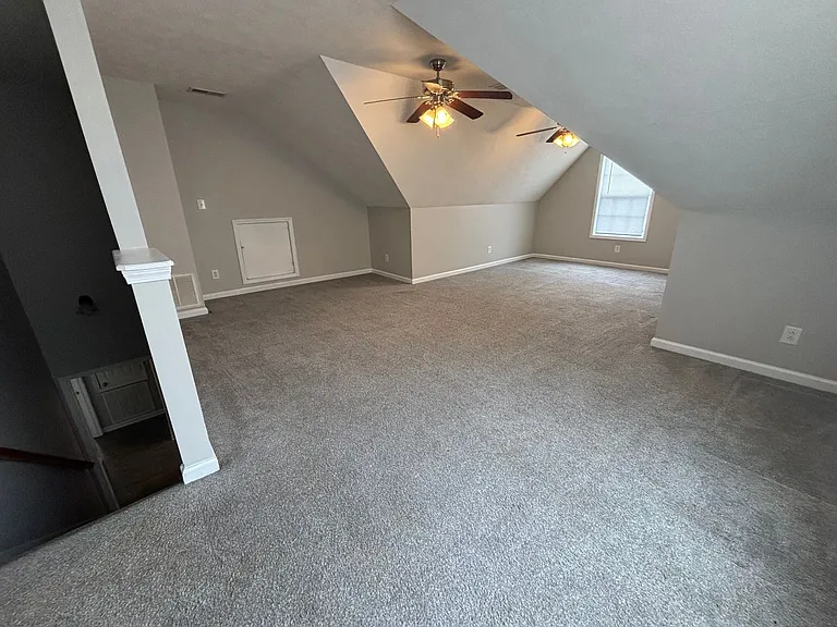 306 Chalet Cir — Photo 17