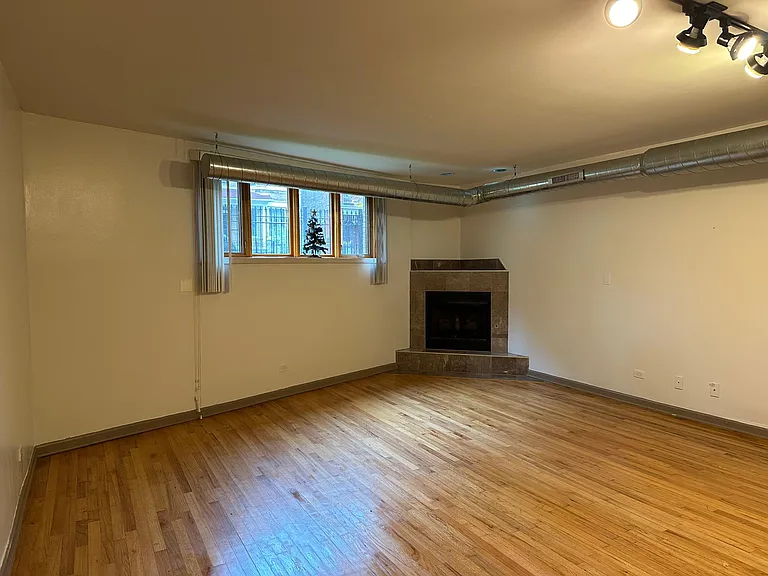 2106 N Albany Ave #GROUND LEVEL — Photo 4