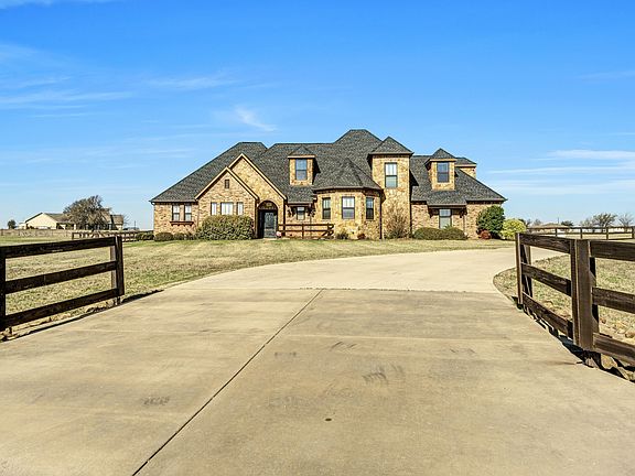 5th image of 6401 Meadowlands Dr