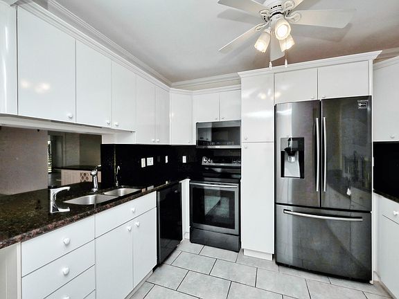 3rd image of 3403 Bimini Lane #C4