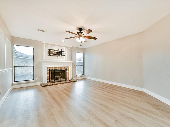 5th image of 2117 Spinnaker Dr