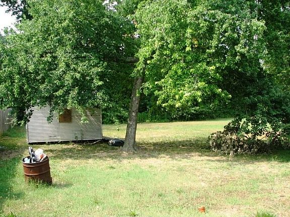 5th image of 8952 Meadow Dr