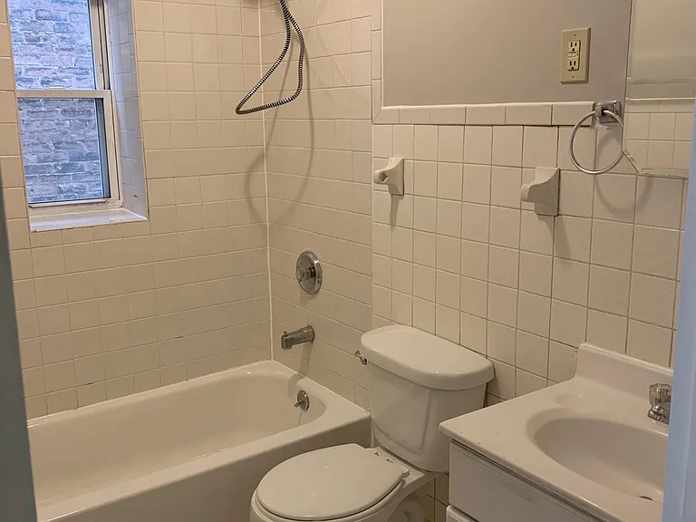 324 W McMillan St #1 — Photo 3