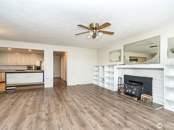 3rd image of 1428 SW Grandview Avenue