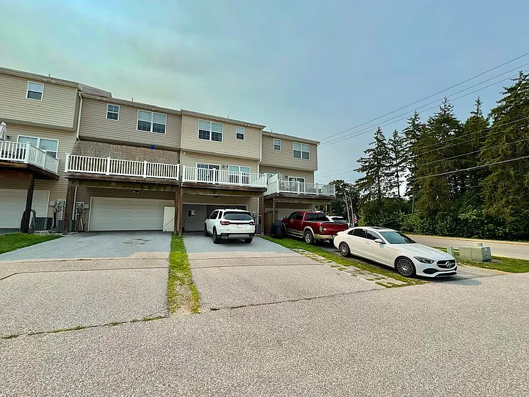 195 Moul Ave - Rear View
