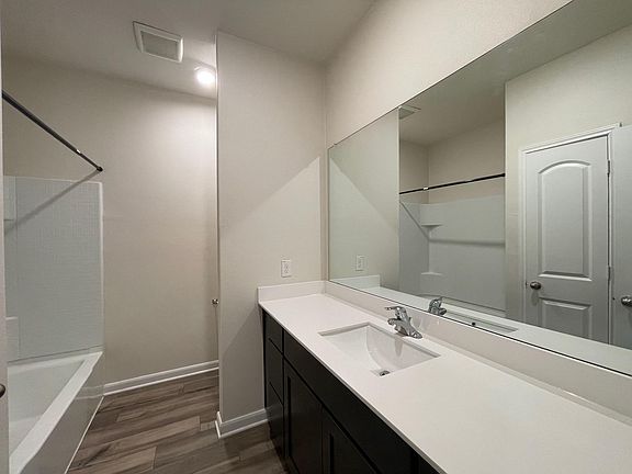 5th image of 1921 Belmont Ln