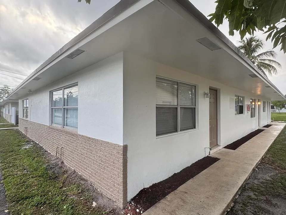 1795 NW 55th Ave #1