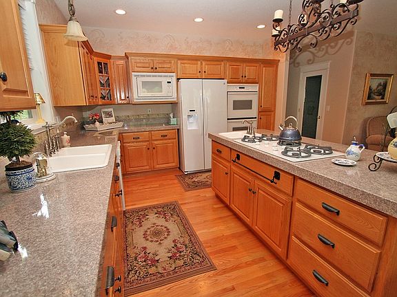 4th image of 17710 NE 24th St