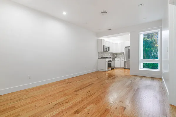 Rented by Brownstone Property Group | media 15