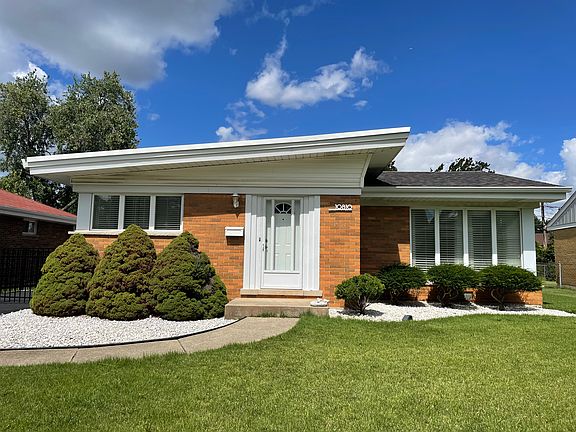 2nd image of 10810 Windsor Dr