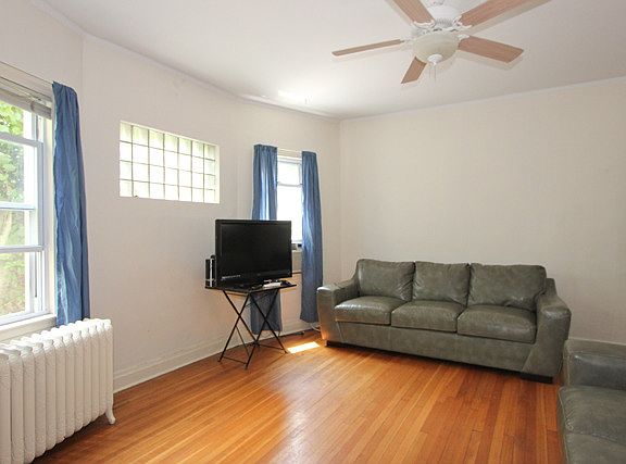 3rd image of 709 S Scoville Ave
