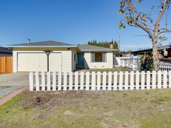 1340 Crestview Dr, Hollister, CA 95023