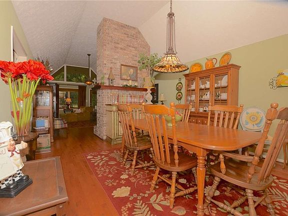 5th image of 3775 Creekwood Dr