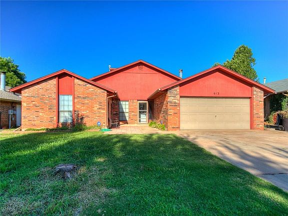 3rd image of 613 Palo Verde Ct