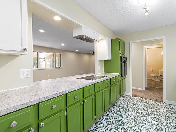 5th image of 111 Malwood Ct