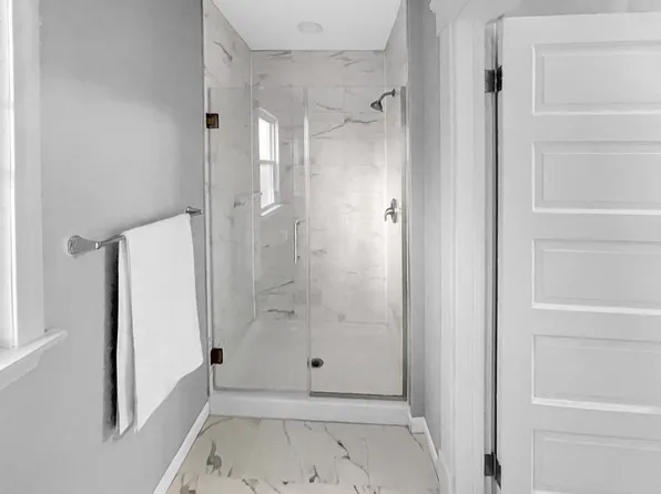 2613 E 121st St, Cleveland, OH 44120