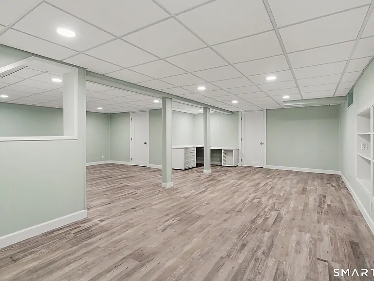 145 Casmir Dr — Photo 31