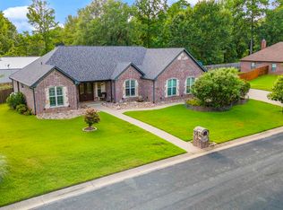 1107 Stonebrook Dr, Chandler, TX 75758