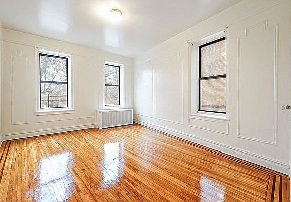 3rd image of 75 W Mosholu Pkwy N APT 1E