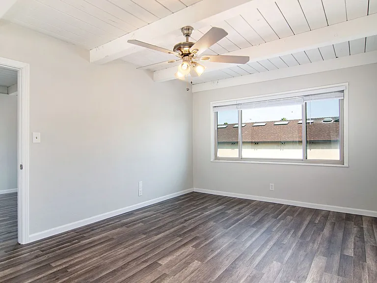 1502 Scott St — Photo 17