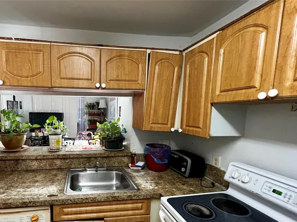 19701 SW 114th Ave APT 263, Miami, FL 33157