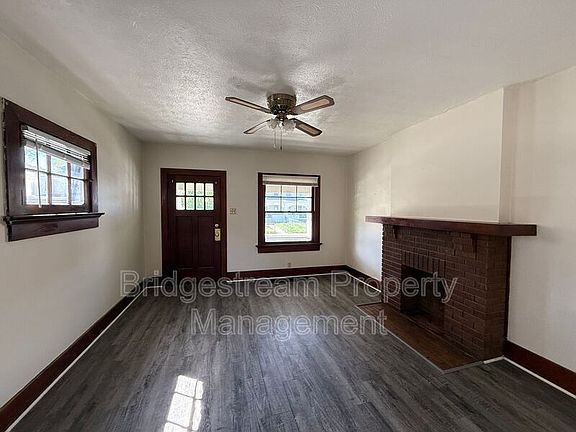 3rd image of 1411 Wyoming St