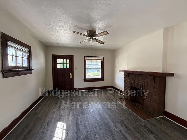 1411 Wyoming St — Photo 3