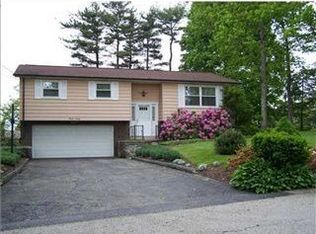 1120 Brookside Dr, Greensburg, PA