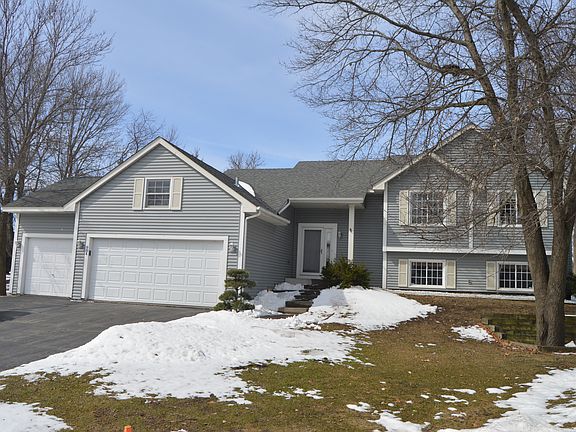 2nd image of 904 Moonlight Dr