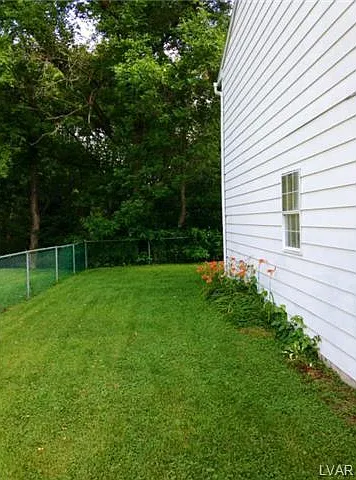 1895 Aster Rd — Photo 2