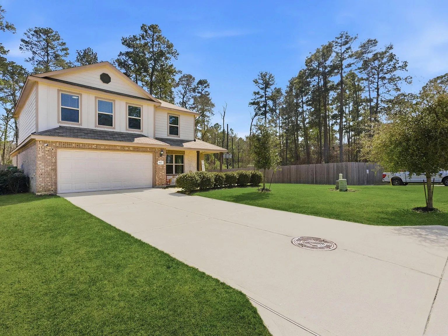 3 bed, 2.5 bath, 2280 sqft, $2,350 — Photo 2