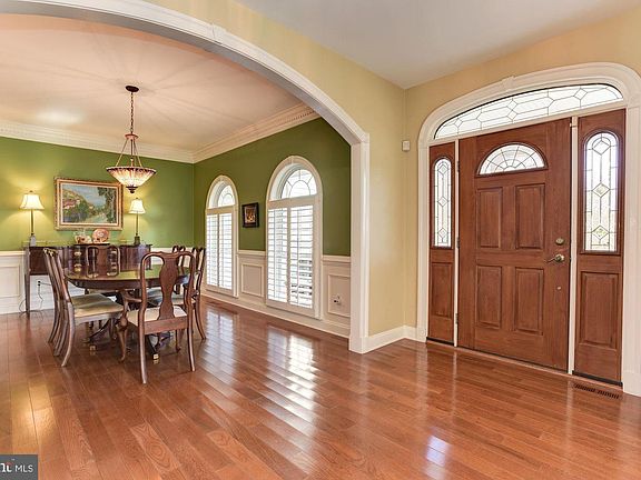 4th image of 3124 Fox Valley Dr NW