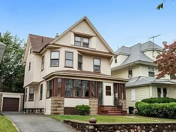 4 Claremont Pl #2, Montclair, NJ 07042
