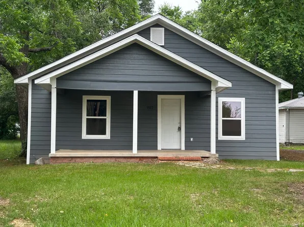 907 Davis St S, Sulphur Springs, TX 75482