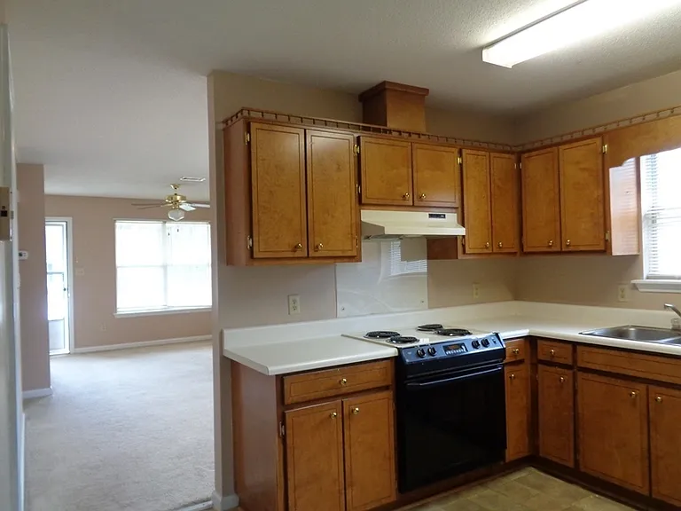 6118 Vinnie Dr — Photo 7