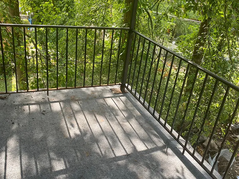 409 Zara St — Photo 8