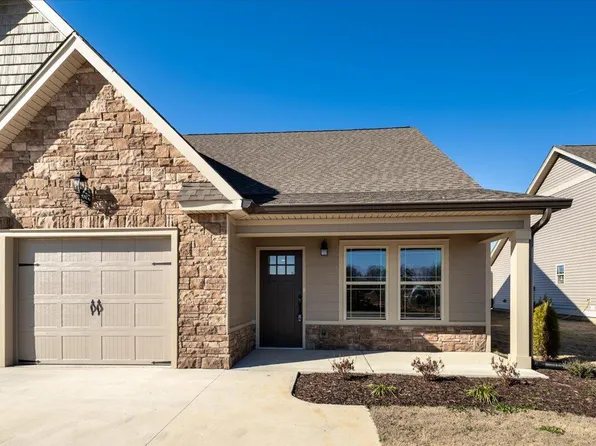 17 Morning Mist Dr, Rossville, GA 30741