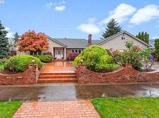 2922 Powderhorn St, Eugene, OR 97408