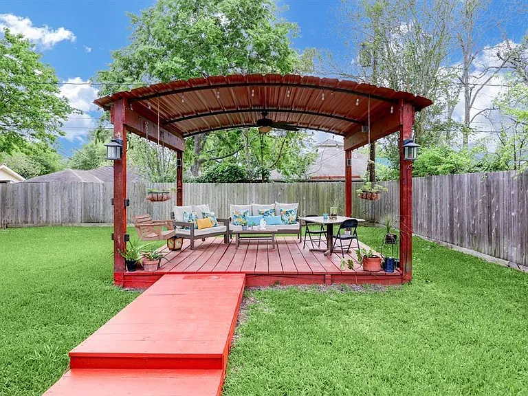 6837 Concho St — Photo 15