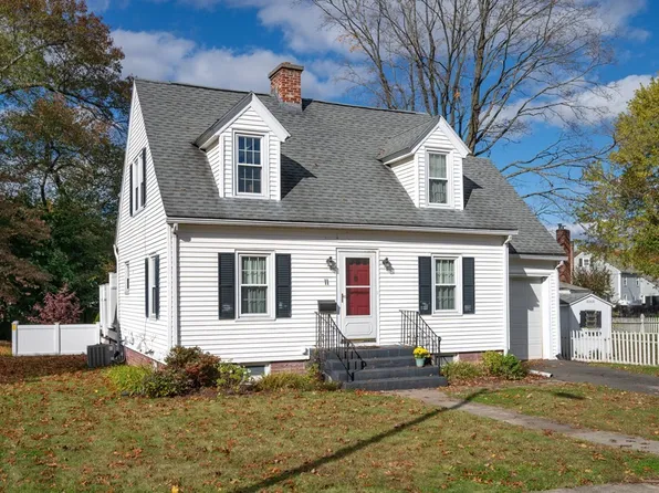 11 Anderson Ave, Holyoke, MA 01040