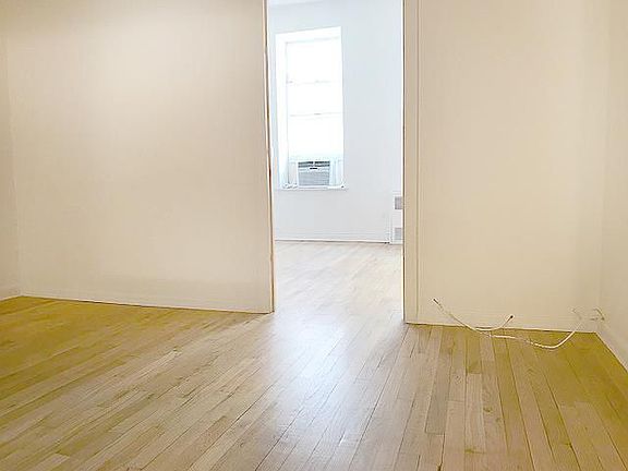 3rd image of 144 W 10th St APT 5