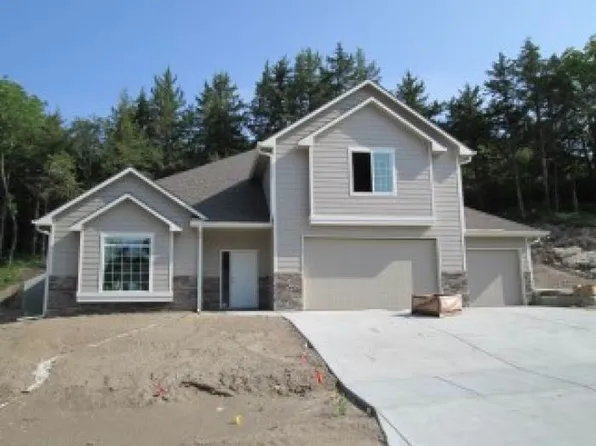 5028 Shadowridge Dr, Manhattan, KS 66503