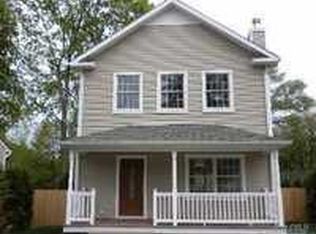 14 Mayflower Ave, Smithtown, NY 11787