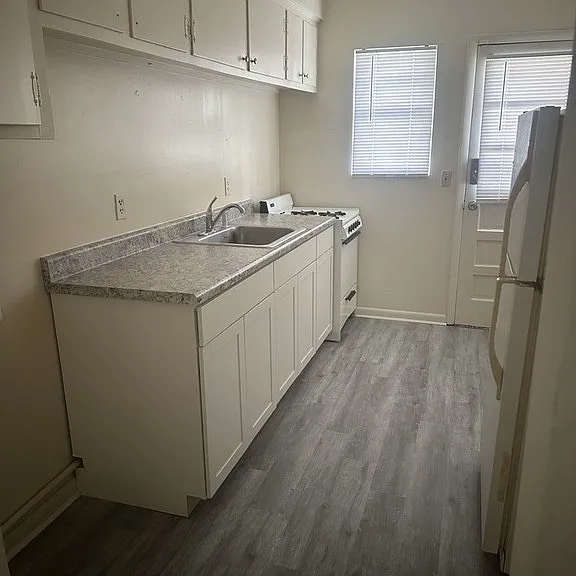1507 W 41st St #A — Photo 3